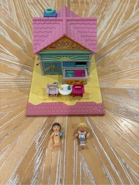 1993 COMPLETE Beach Cafe Polly Pocket Bluebird